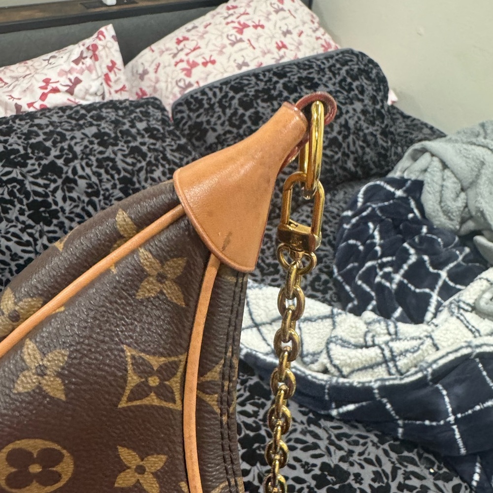 Louis Vuitton Loop Bag - Picture 14 of 16